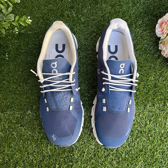 On Cloud 5
Women'
Color: Denim/White size 9 new Running shoes Swiss engineering - Picture 5 of 16